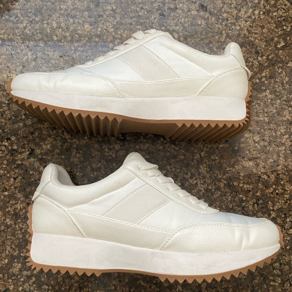 Womens DV platform shoe white 9